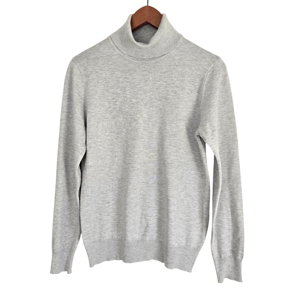 Classic Preppy Minimalist Light Gray Mock‑Neck Sweater Rayon Blend Size Medium
